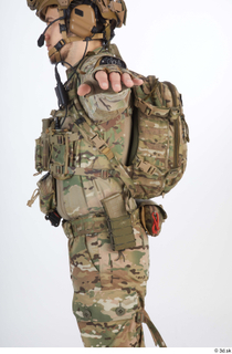 Photos Frankie Perry Army USA Recon rucksack upper body 0006.jpg